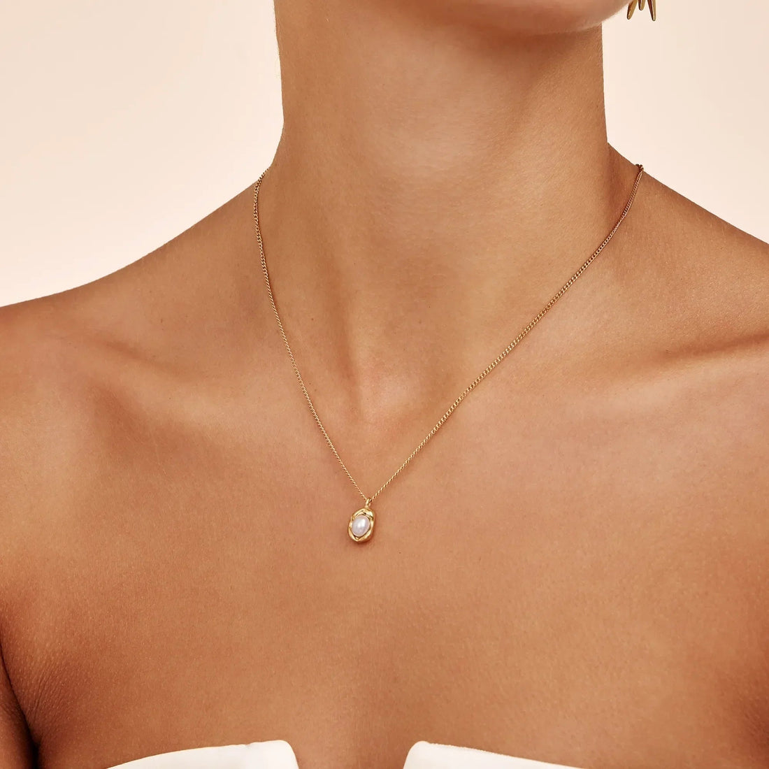 Luna Drop Pearl Necklace