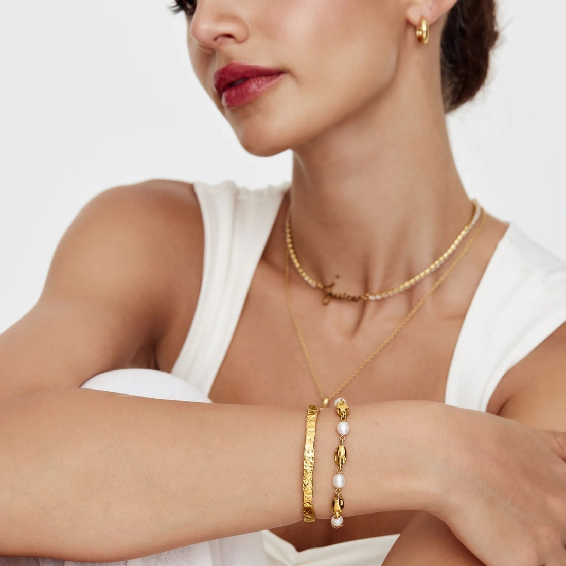 Freshwater Pearl Bracelet with Gold Details